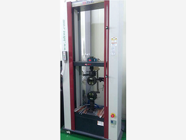 Universal material testing machine